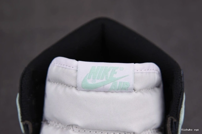 High 861428-100 Jordan 1 Retro Igloo 0822